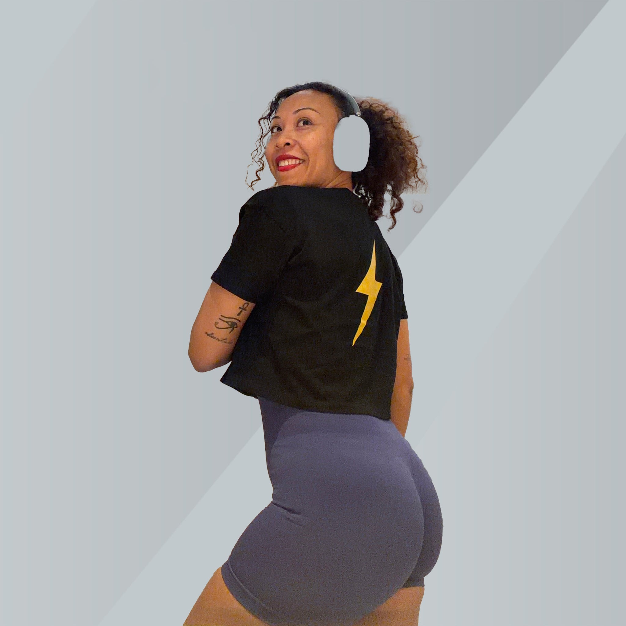 Crop Top QMfit – SEGURIDAD INTERIOR